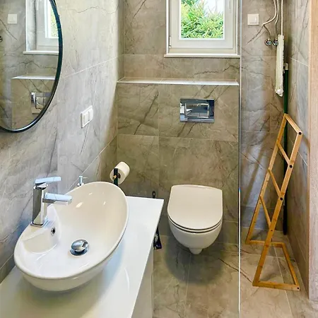 Holiday home 2 Bedroom Stunning In Pustkowo